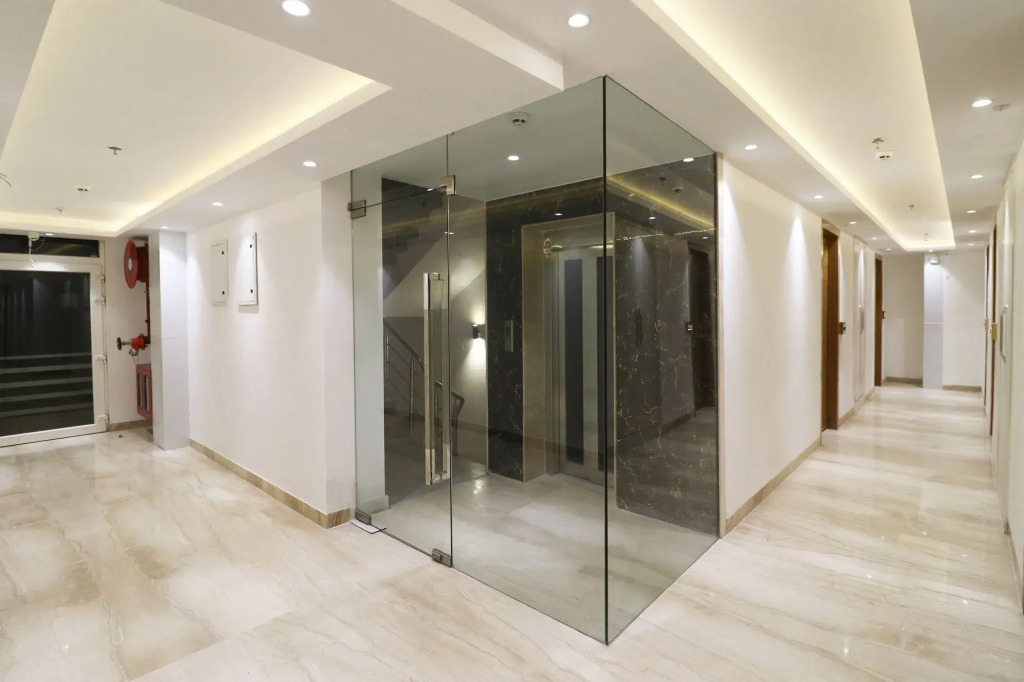 Oyo 10824 Hotel Star Suites