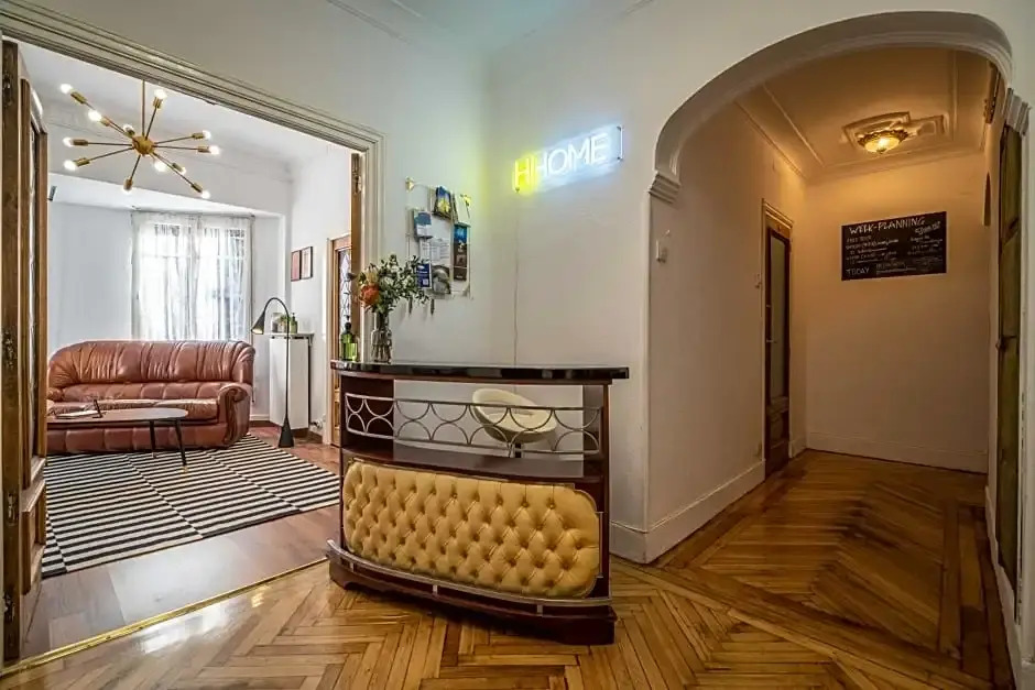 HiHome Hostel Uría