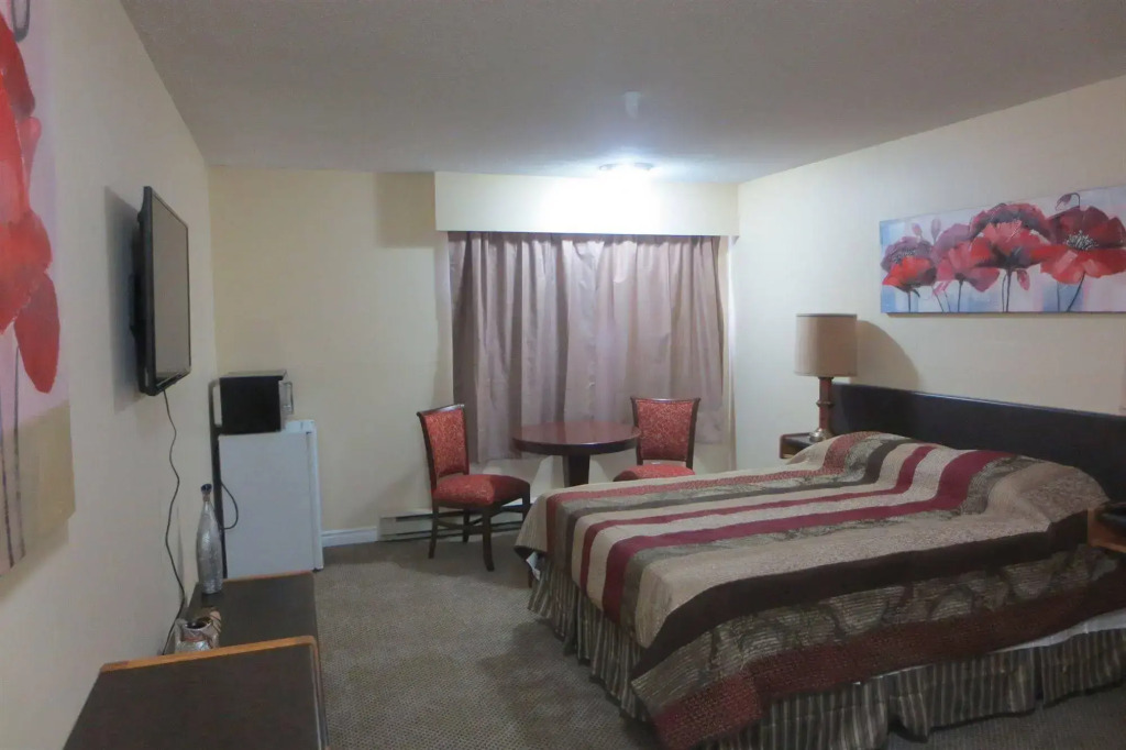 Vanderhoof Inn