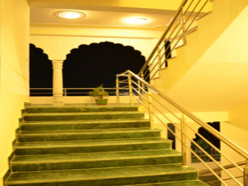 Hotel Ananta Palace
