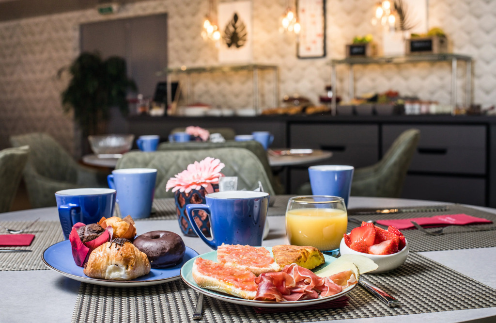 Отель Leonardo Hotel Barcelona Gran Via