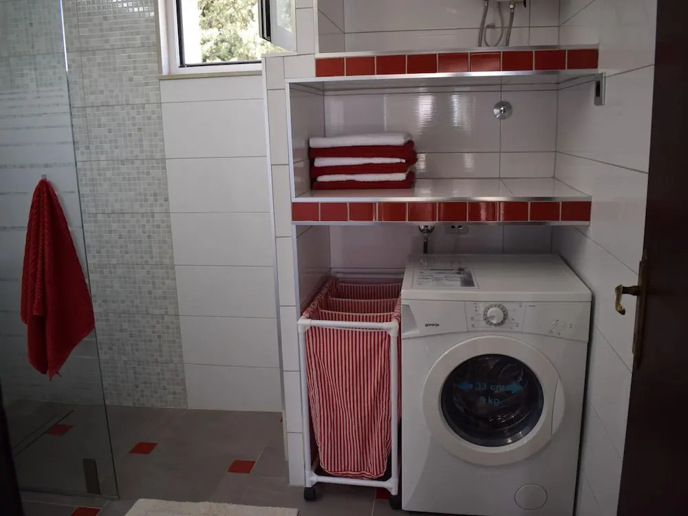 Holiday Home in Okrug Gornji Near the Sea