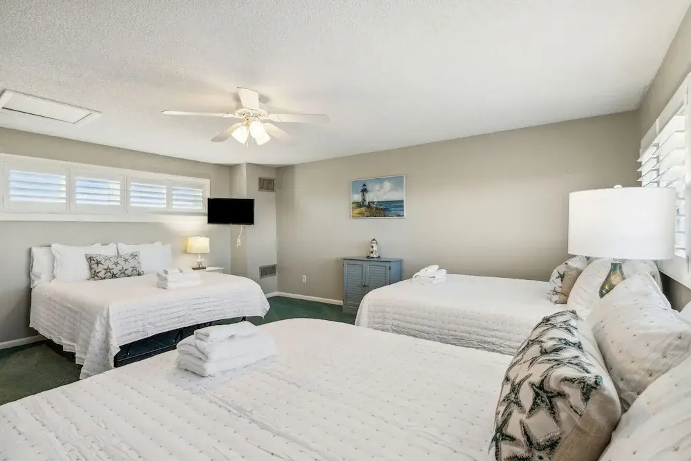 Sunlit Paradise in Amelia Island 3BR Beachfront Home