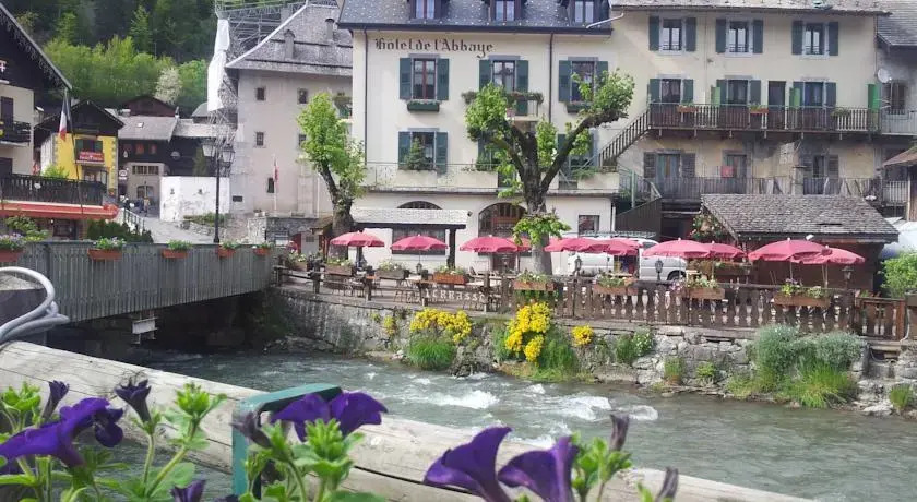 L Abbaye