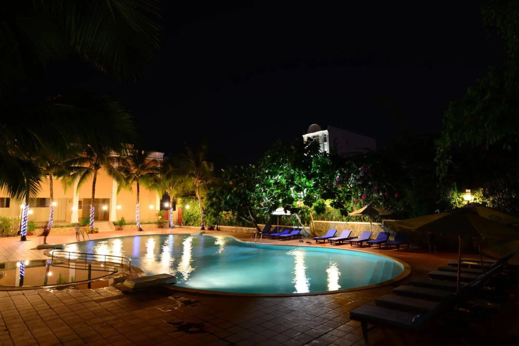 Hoa Binh PQ Resort - by BAY LUXURY