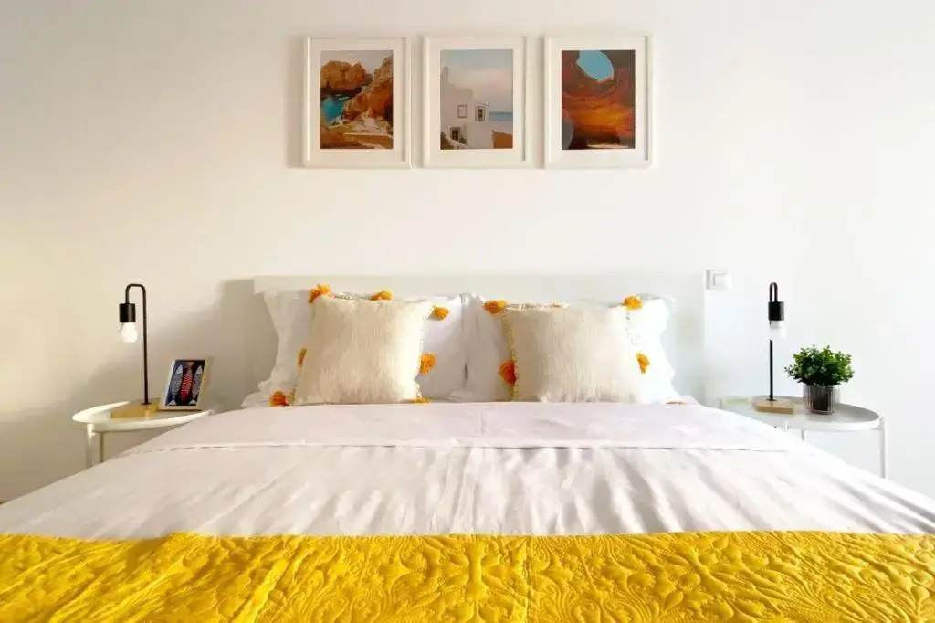 Albufeira Central Apartment, 10 mins walk to beach