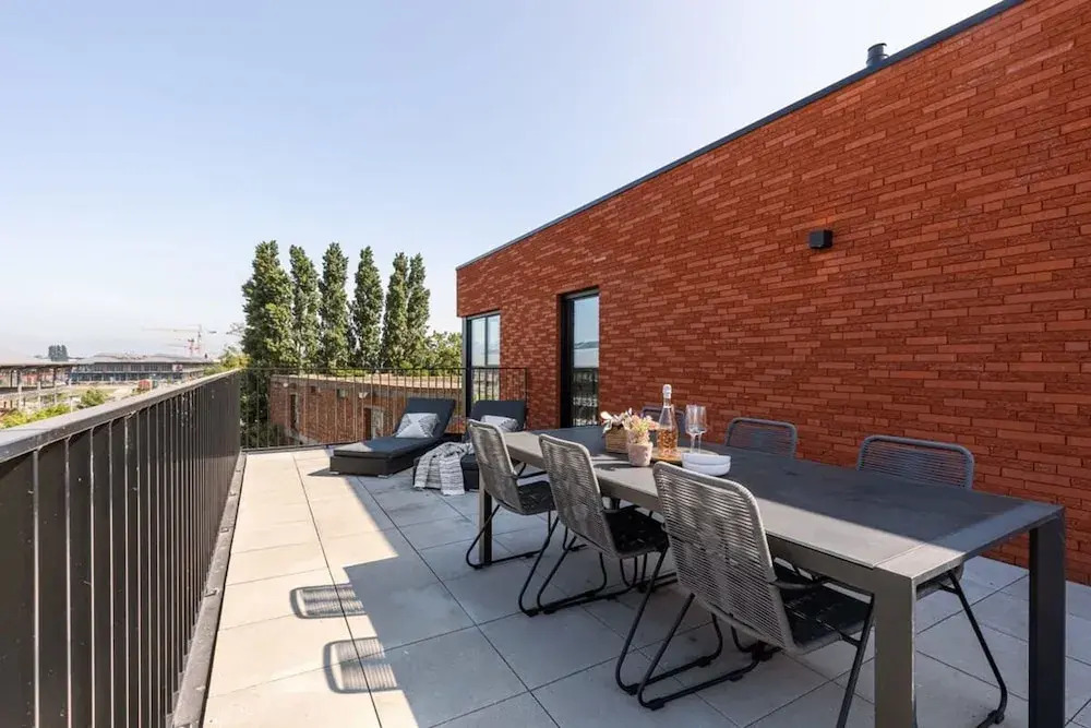 Spacious Apartment With Beautiful Terrace Near Ghent