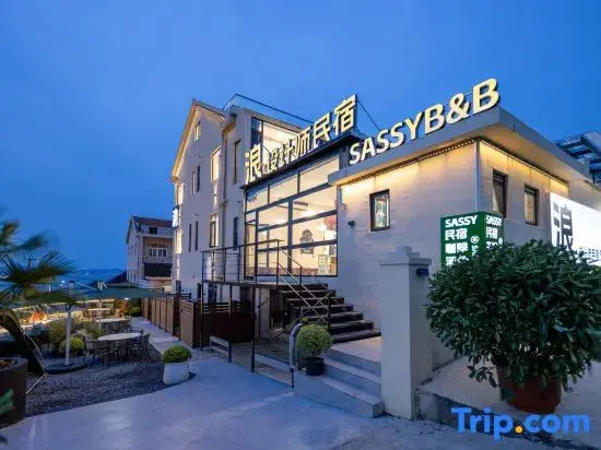 Waves · Designer Boutique Homestay