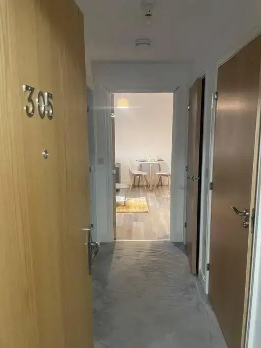 #305 1 Bedroom Serviced apartment -free parking