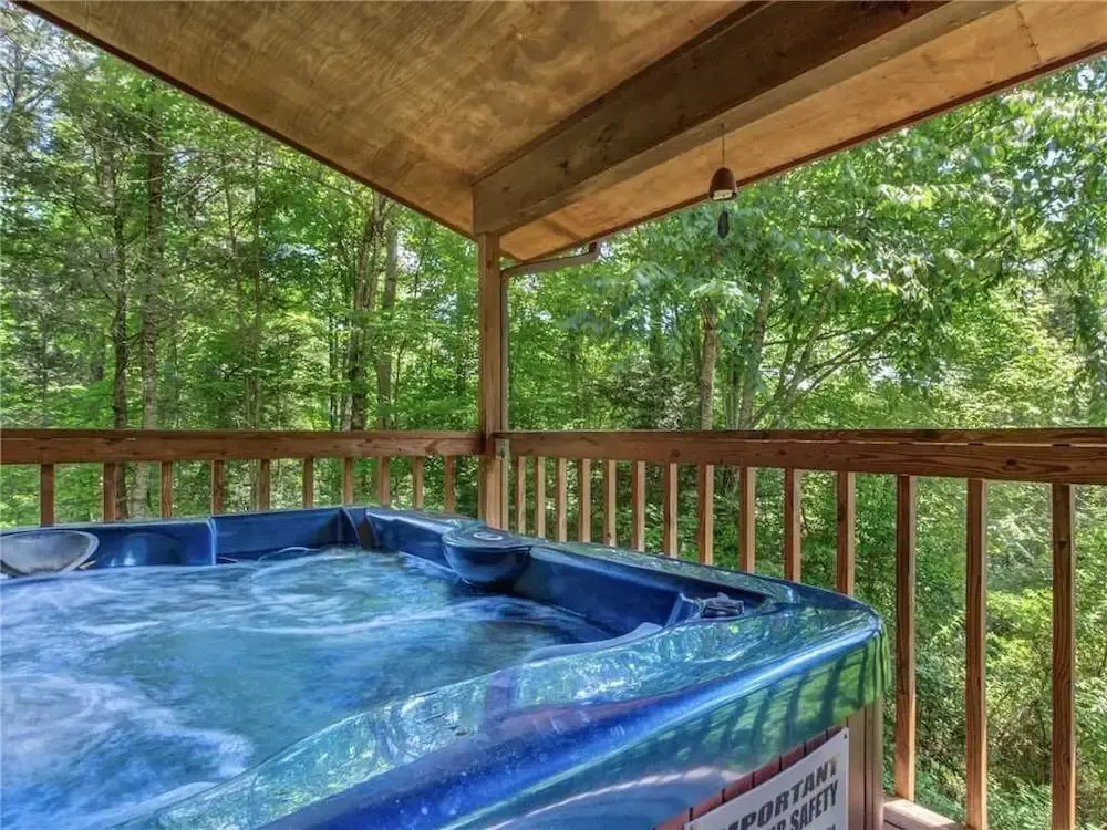 Between Here and There 2 Bedroom Home with Hot Tub