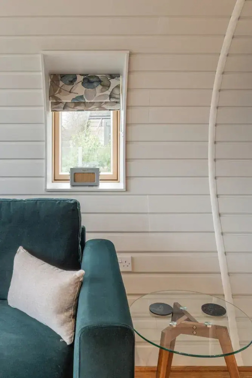 Unique 1 BD Eco-Retreat in Old Chalford