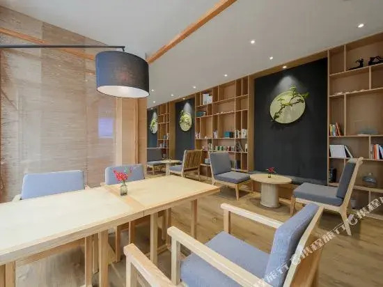 Nanxun Xiqi Hotel