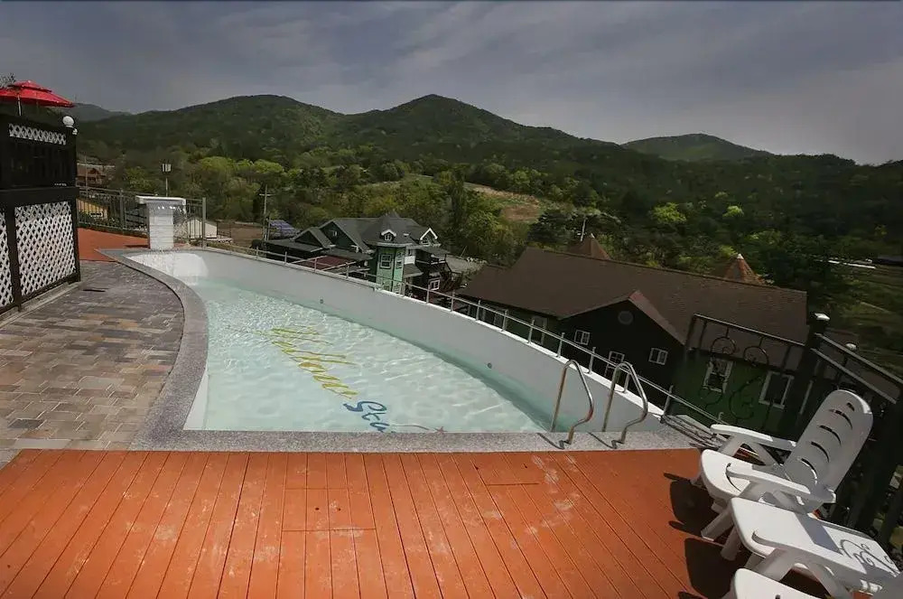Yellow star Pension
