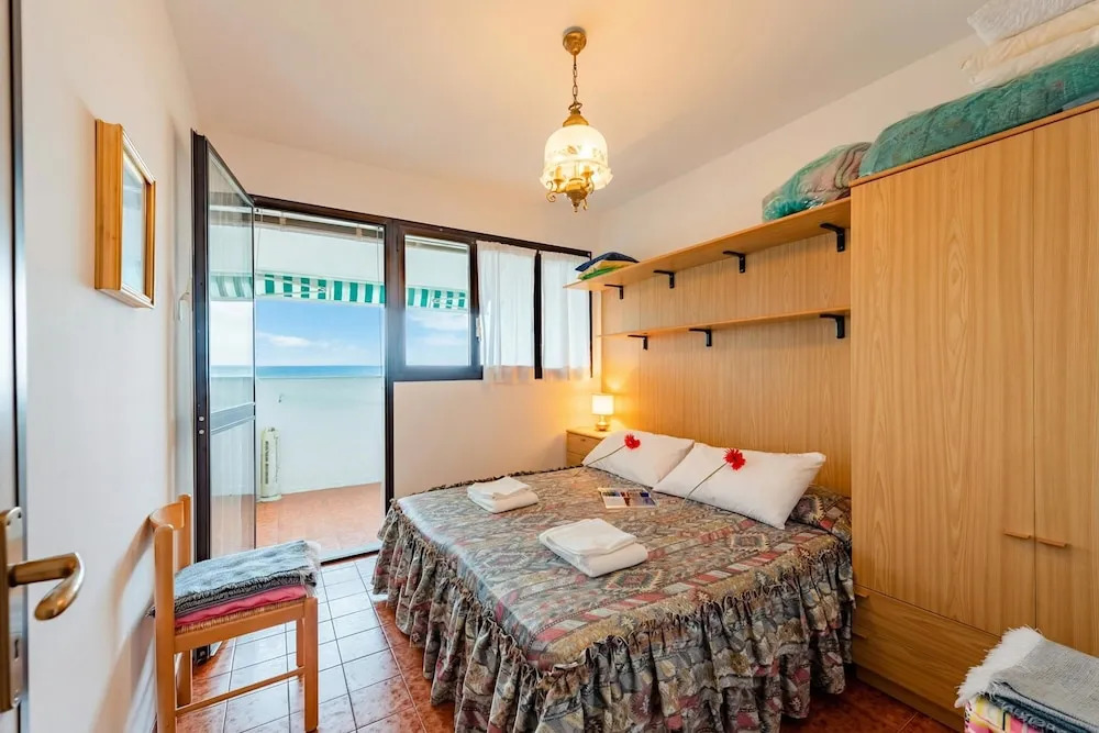 Acqua Marina 800m from the sea