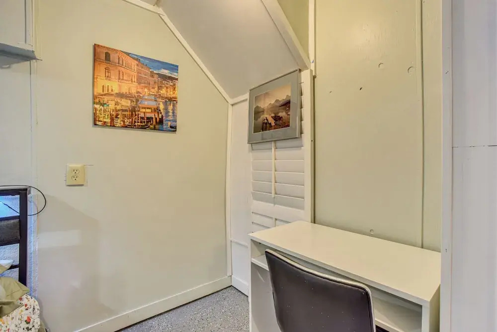 < 1 Mi to Downtown! Old North End Studio w/ Patio