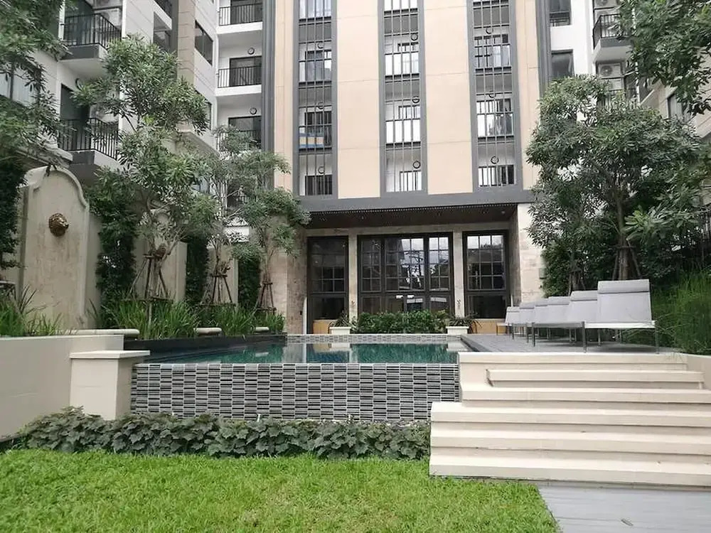 Brand New Luxury 1 Br Near 2mrt 2bts 3 Shopping