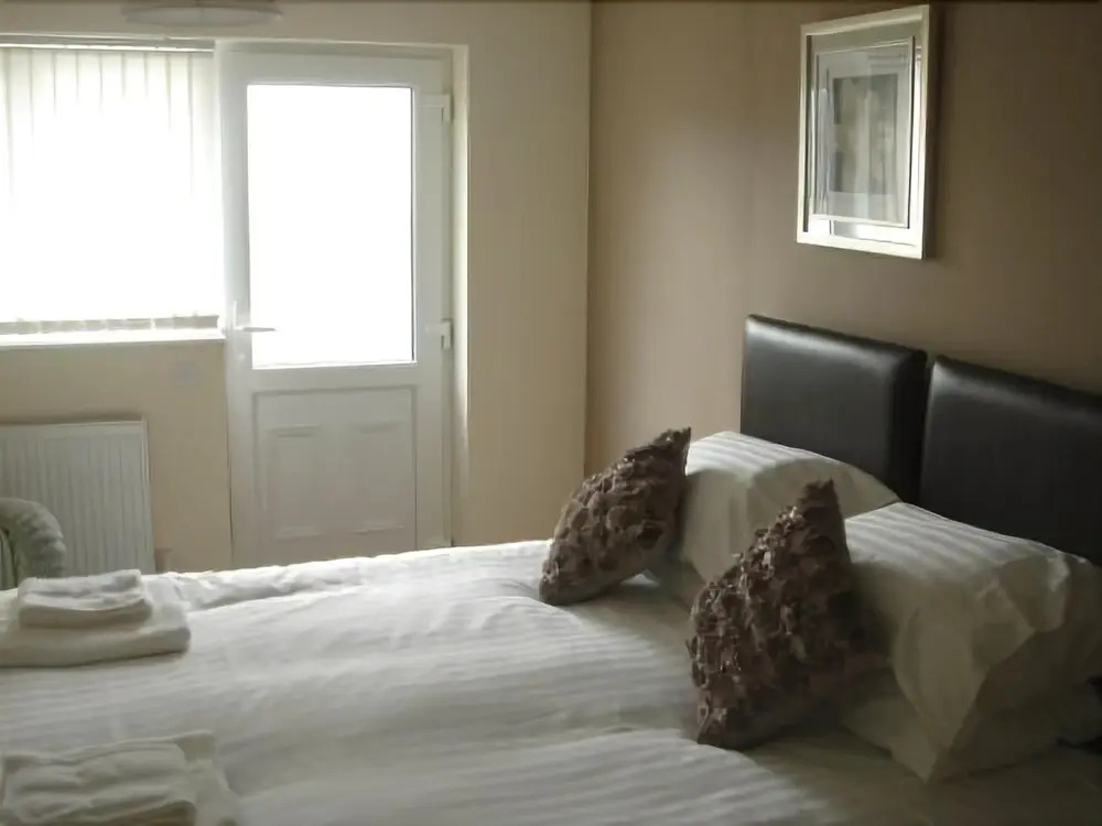 Yew Tree Inn Motel