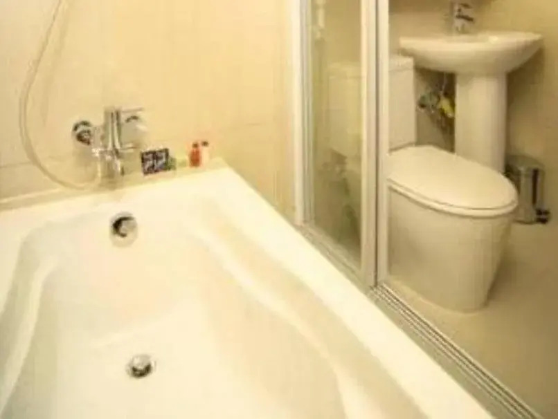Loona Hotel