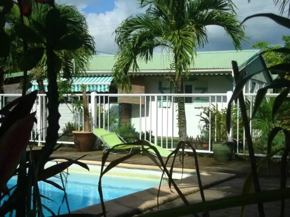 House With one Bedroom in Le Moule, With Pool Access, Furnished Garden
