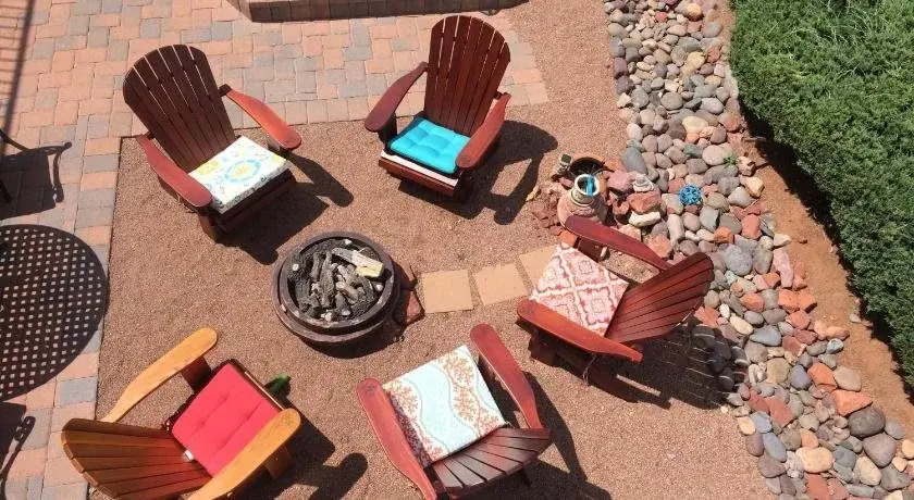 Cozy Cactus Inn