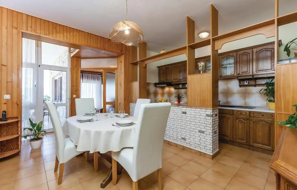 Amazing Home in Duce With Wifi and 2 Bedrooms