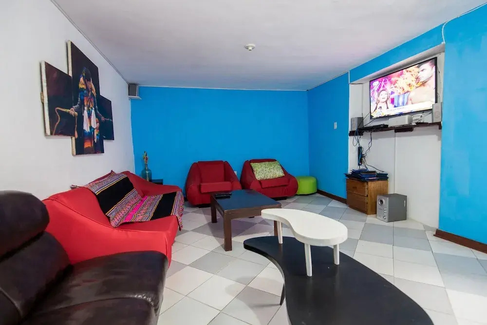 Tupackers Hostel