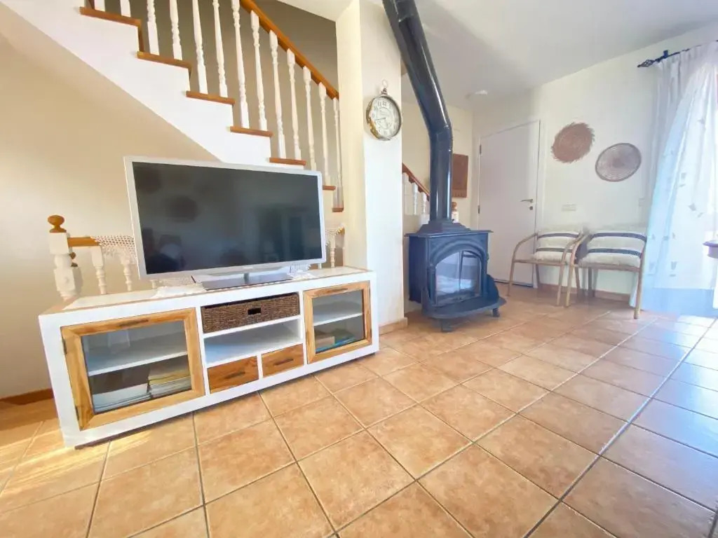 SAGARÓ SEA HOUSE-GARDEN-BARBACUE-8 PAX-SEA VIEW