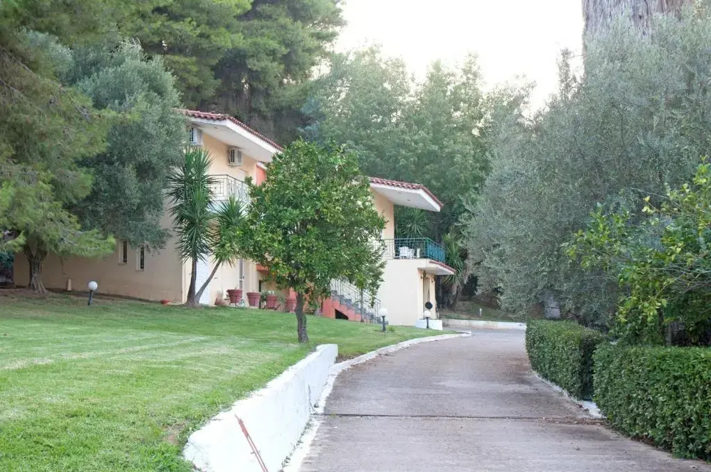 Oasis Olympia Apartments