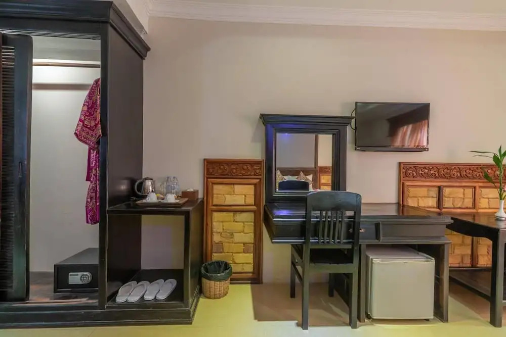 Kings Luxury Hotel