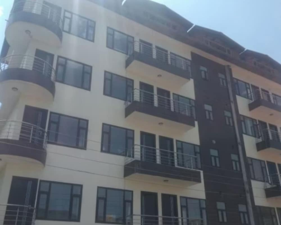 Uphill Courtyard on Hilltop 4 km Mall Road