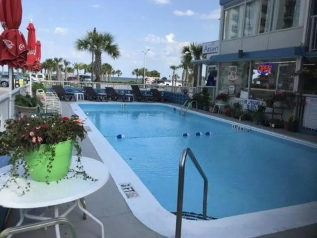 Ocean 5 Hotel