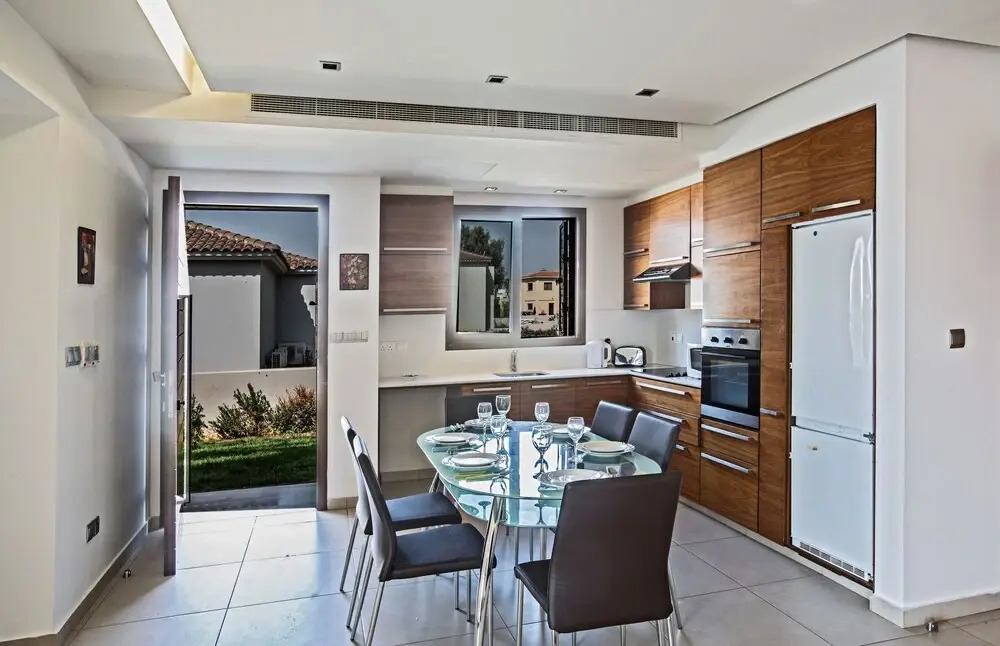Celebrity Villa Scotty T I3