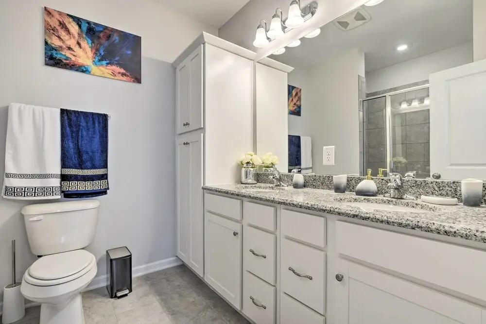 Sleek Durham Townhome Near Dtwn w/ Balcony!