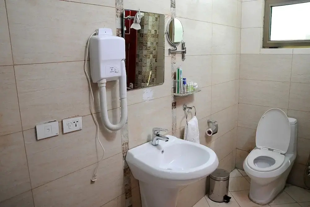 Zola International Hotel