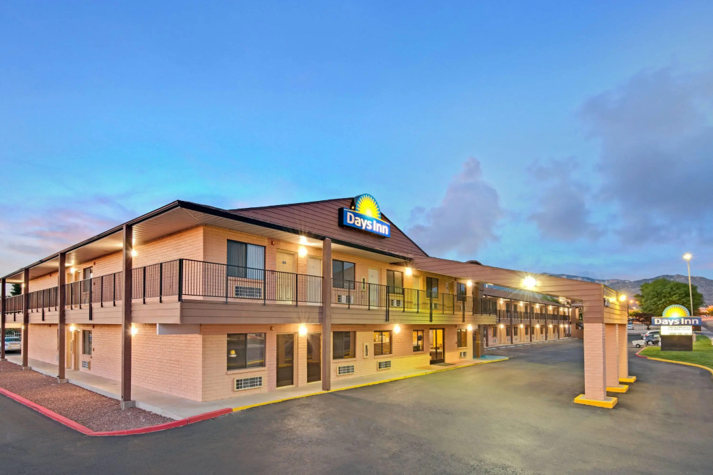 Days Inn by Wyndham East Albuquerque Newly Renovated