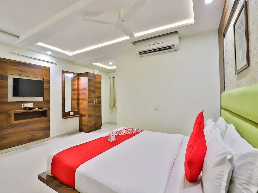 FabHotel Ratna Palace - Inside Baronet Complex