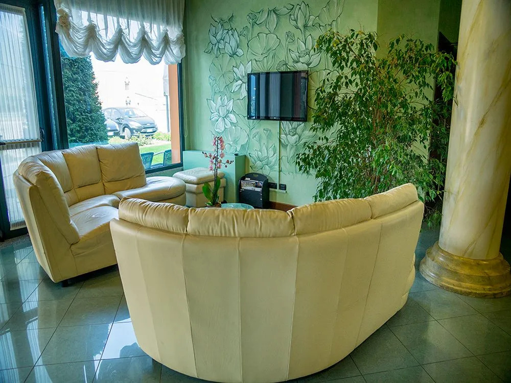 Eden Hotel