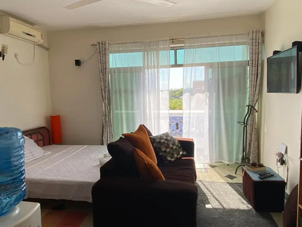 Peron Studio Apartment