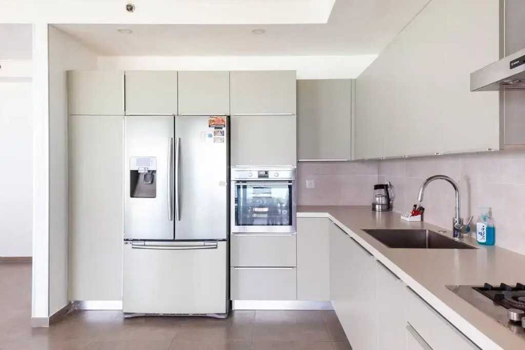 O&O Group - Stunning Sew View 3 BR Apartment Iconic Tower