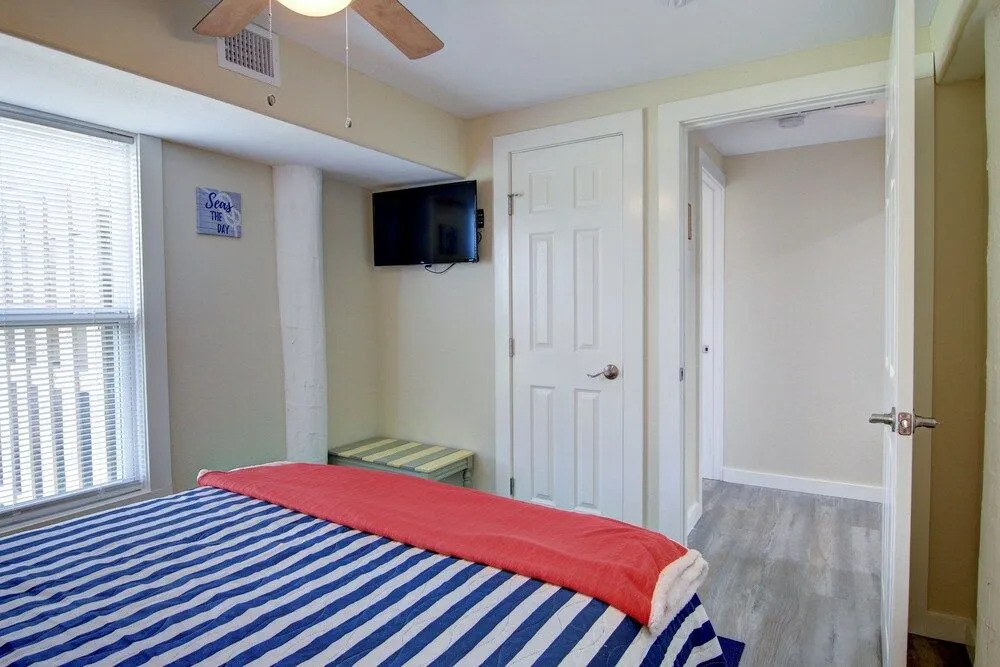 Nauti Mermaid 5 Bedroom Home by Redawning
