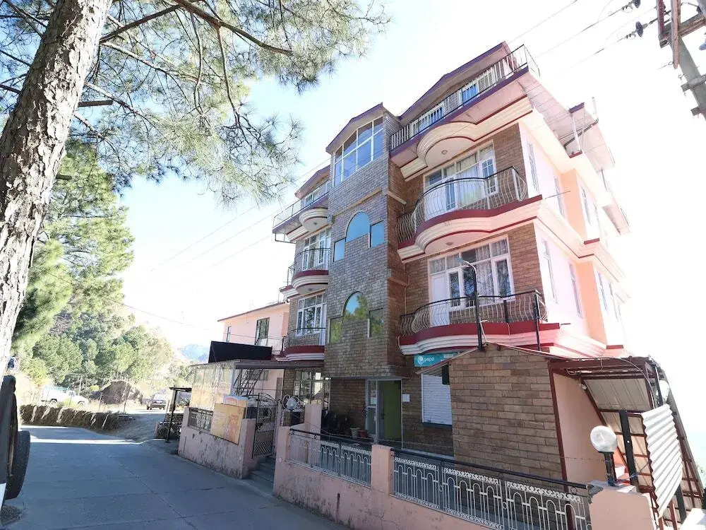Moksh Hotel by OYO Rooms