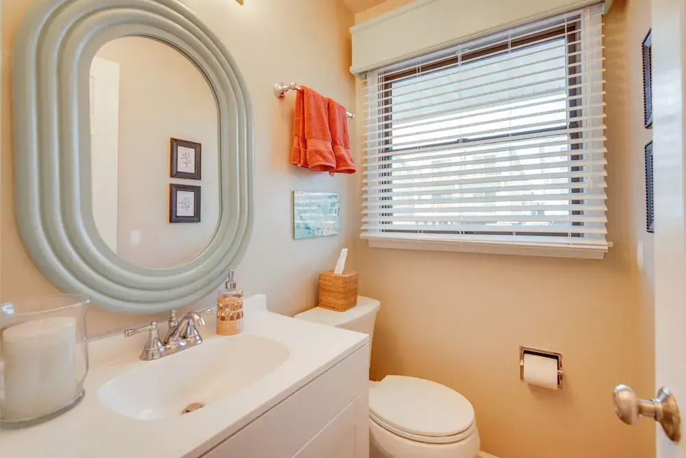 Steps to Beach: Townhome w/ Balcony in Ocean City