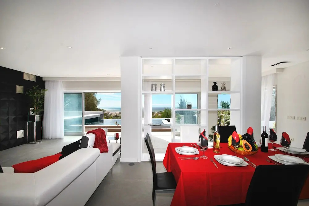 Villa Tahiti - com Vista Mar, Piscina Infinita e Jacuzzi em Albufeira