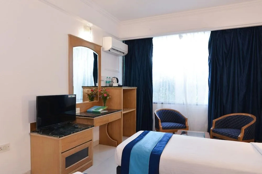 Hotel Mint Salisbury Park