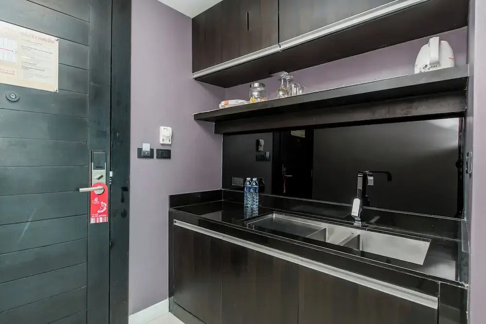 4616 - Studio With Balcony & Pool Near Patong Beach