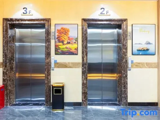Royal Plaza Hotel