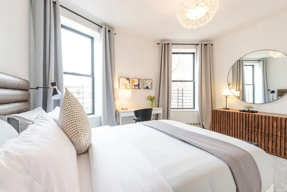 Cypress Court III by Rove Travel 1BR Harlem Apt