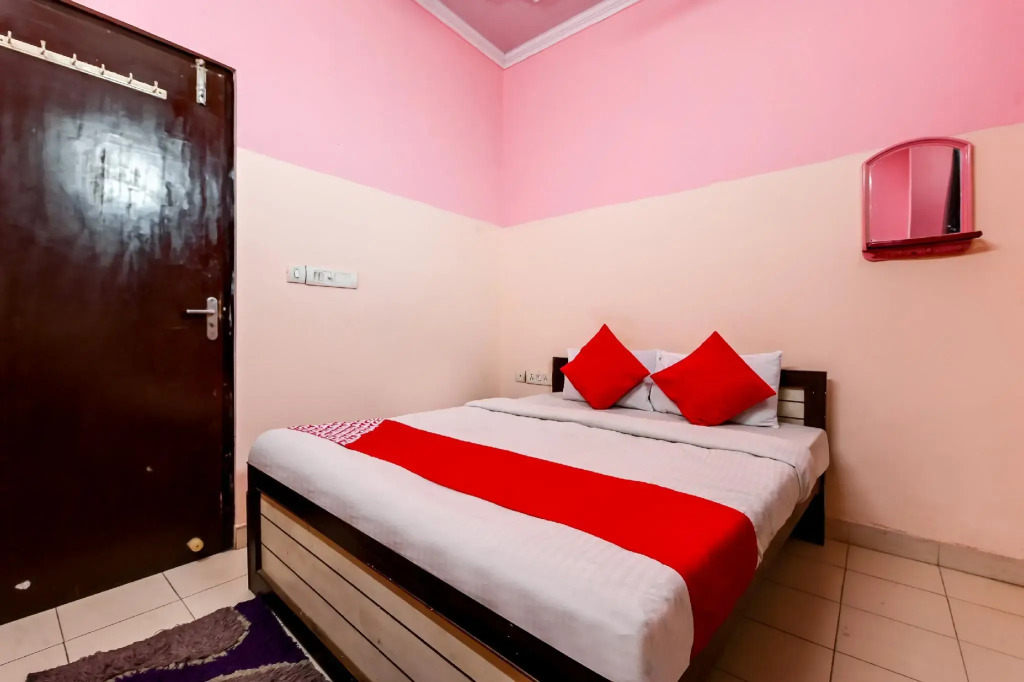 OYO 75943 Hotel Shiv Vilas