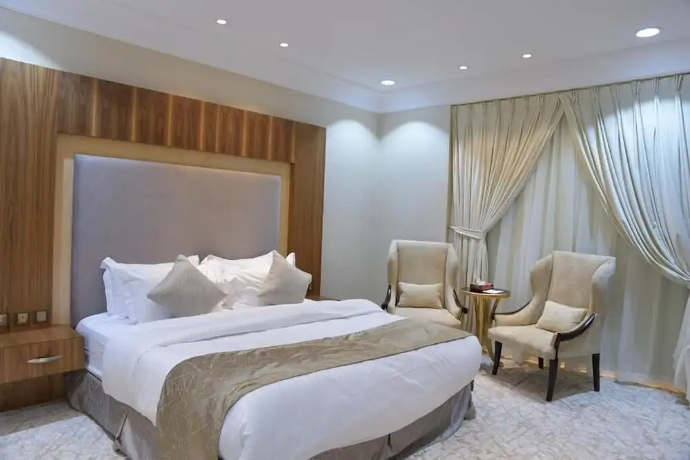 Crown City Hotel -فندق كراون ستي