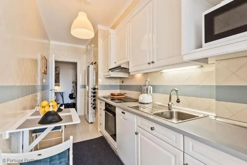 Cascais 1BR w/ pool